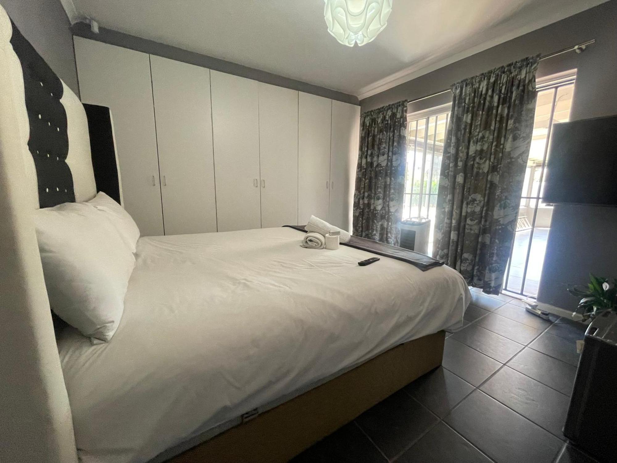 Zoe & Saint Homestay