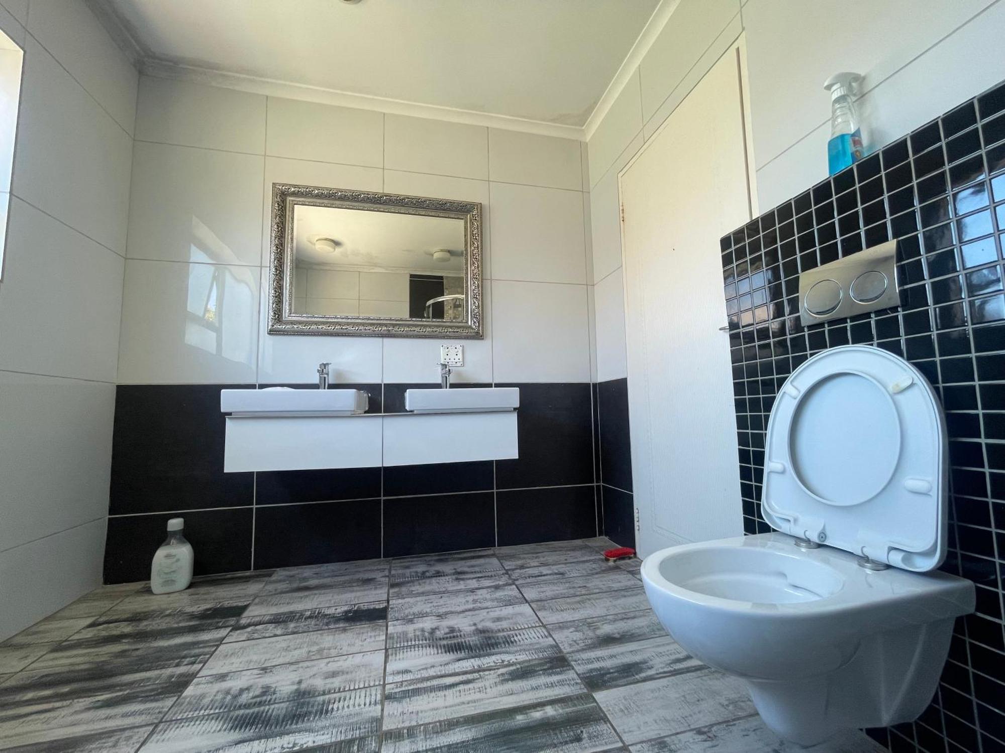Homestay Zoe & Saint Cape Town